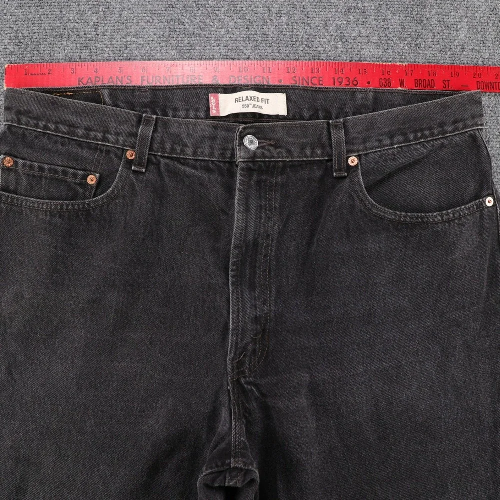 Vintage Levis 550 Mens Relaxed Fit Tapered Leg Denim Black Red Tab Jeans 40x32